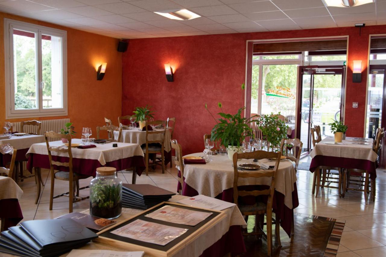 Logis Hotel Restaurant L'Escapade Le Pêchereau Buitenkant foto